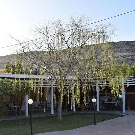 מטלה Dimitris Villa Hotel מראה חיצוני תמונה