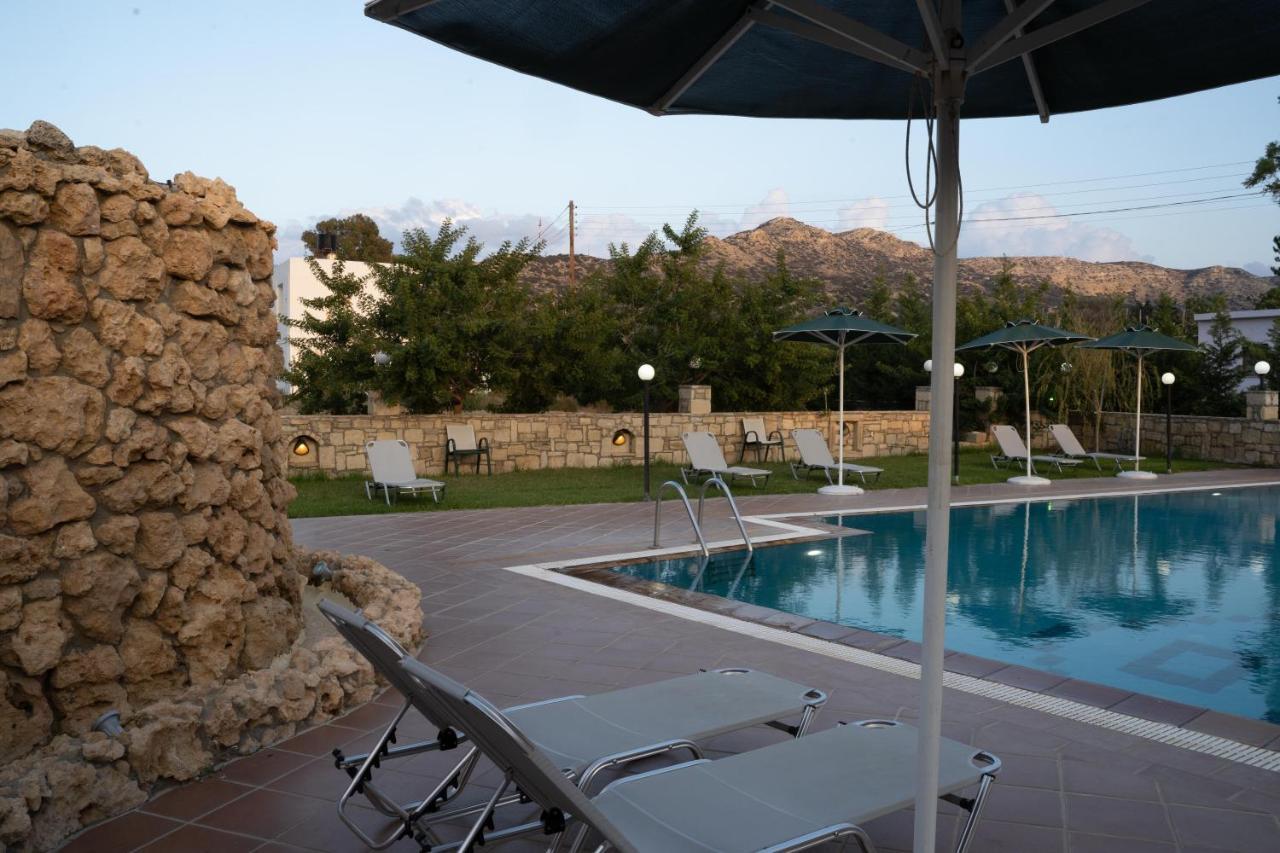 מטלה Dimitris Villa Hotel מראה חיצוני תמונה