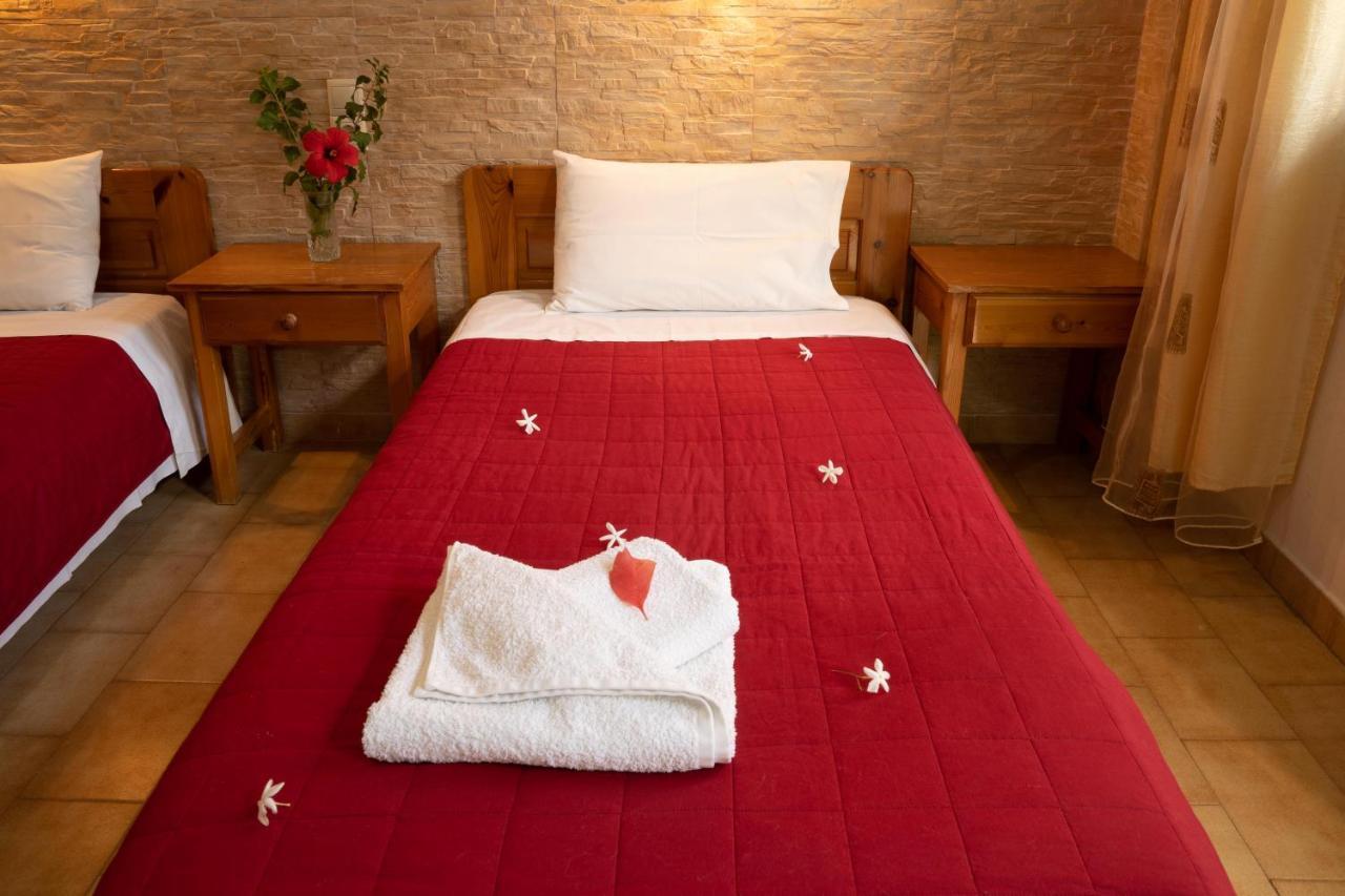 מטלה Dimitris Villa Hotel מראה חיצוני תמונה